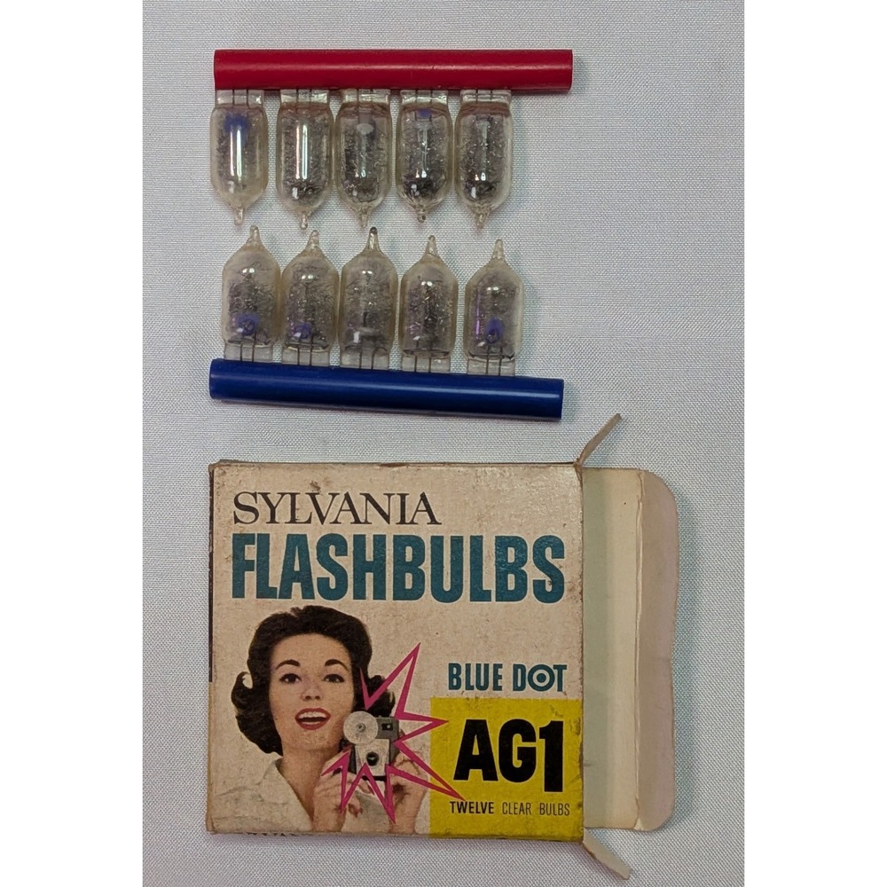 Sylvania Flashbulbs AG1 Blue Dot 10 Count Vintage Camera Bulbs Good Made USA